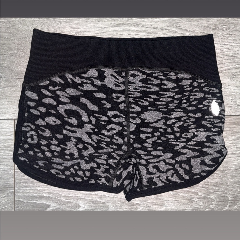 Free People Movement Dip It Low Jacquard Shorts Size M/L Animal Print Black Gray